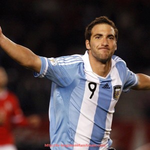 龙珠直播-英超球衣袖标的作用、演变历史与赞助解析